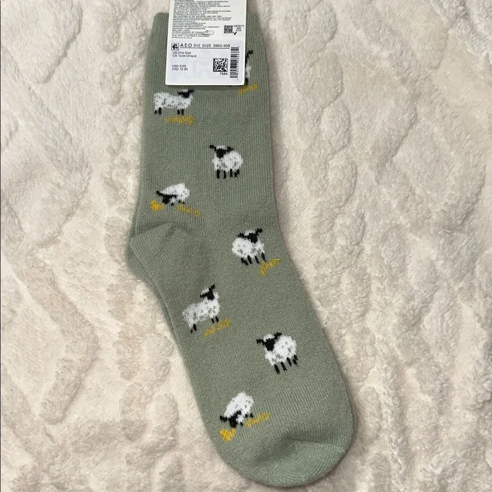 AE OS Olive Green White Black Sheep Print Crew Socks